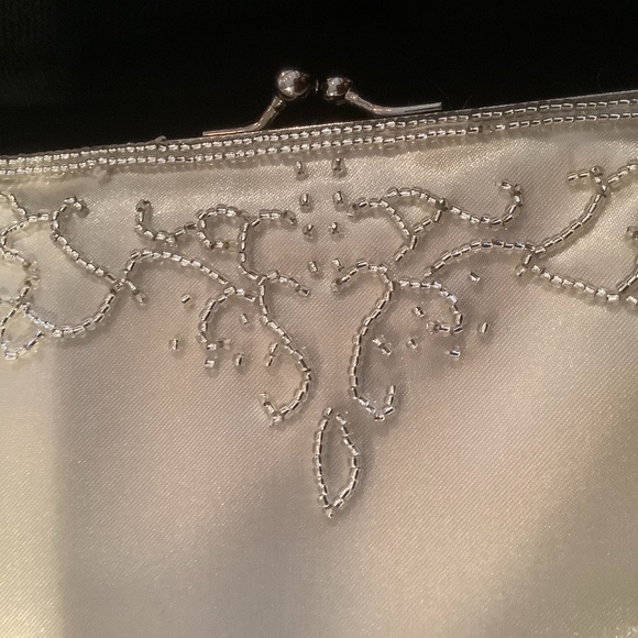 Stunning bridal or evening bag - Picture 4 of 7